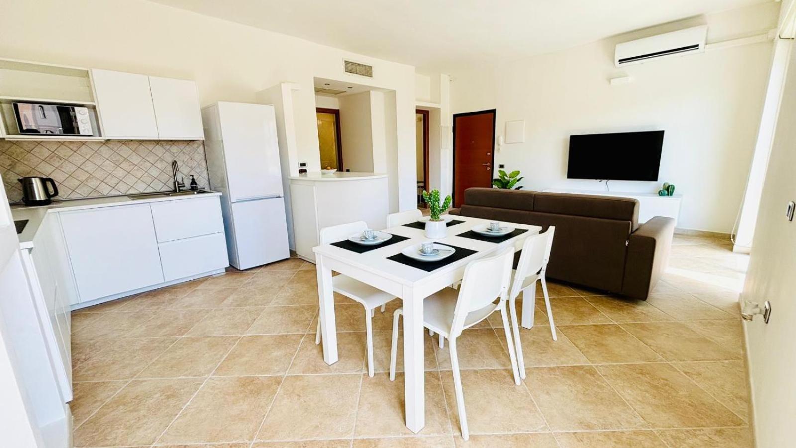 Sunshine Apartment - Appartamento Vicino Al Mare, Cagliari, Sardinia Esterno foto